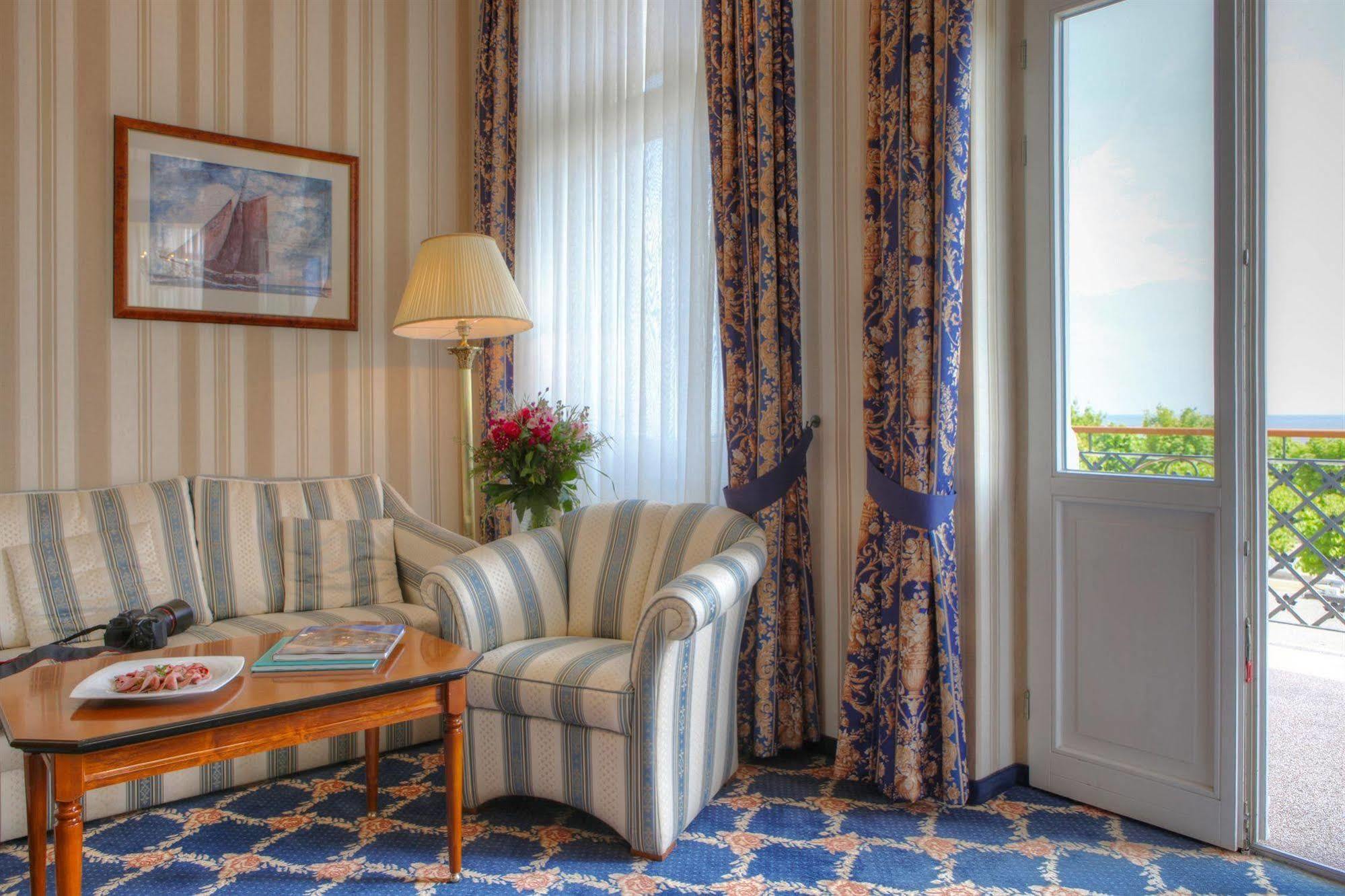 Seetelhotel Ahlbecker Hof Heringsdorf  Exterior foto A room at the hotel