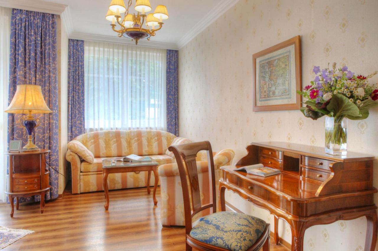 Seetelhotel Ahlbecker Hof Heringsdorf  Cameră foto A living room